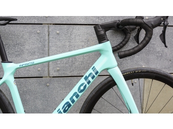 Bianchi Infinito 105 Di2 12s Velomann alloy - Celeste glossy/black decals 2026